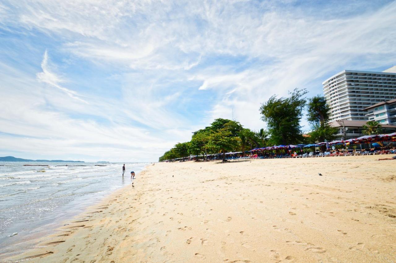 Scandia Beach Hotel Pantai Jomtien Bagian luar foto